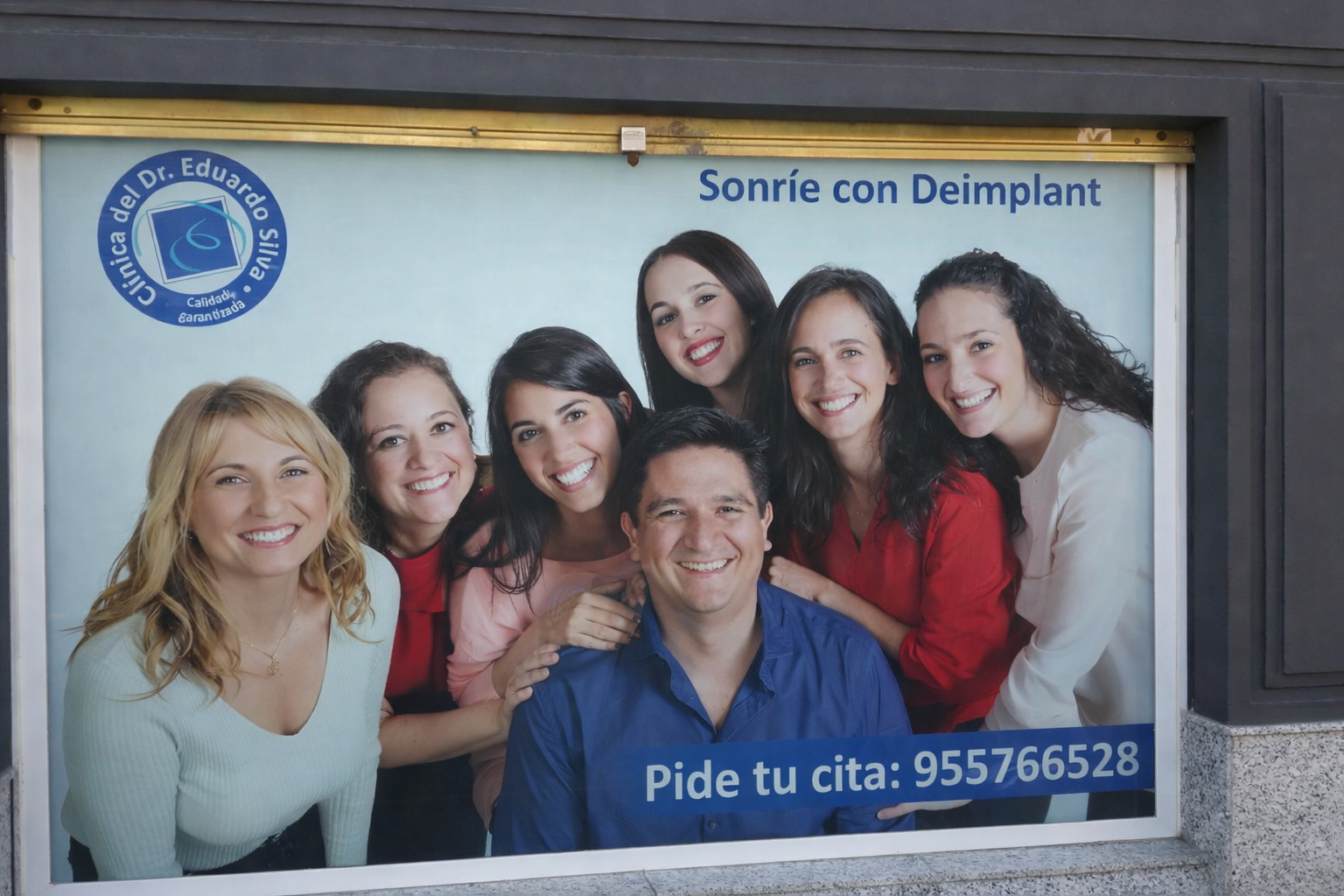 Vallas publicitarias y lonas impresas